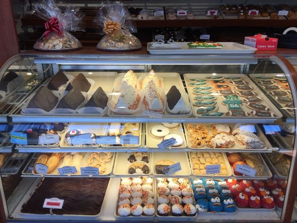Traub's Bakery: 1020 Lincoln Avenue, Prospect Park, PA 19076